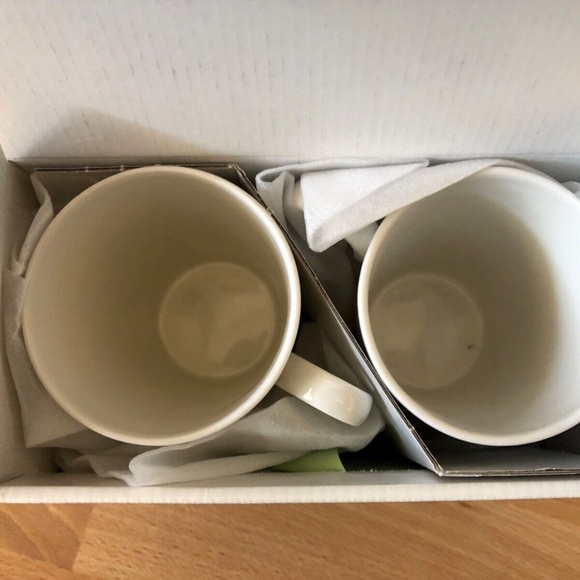 Givenchy Mugs White w/ Gray Pattern Pair - Picture 5 of 7